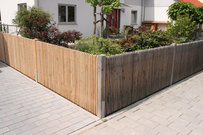Holzzaun aus &ouml;sterreichischer Gebirgsl&auml;rche (M&uuml;nchen)