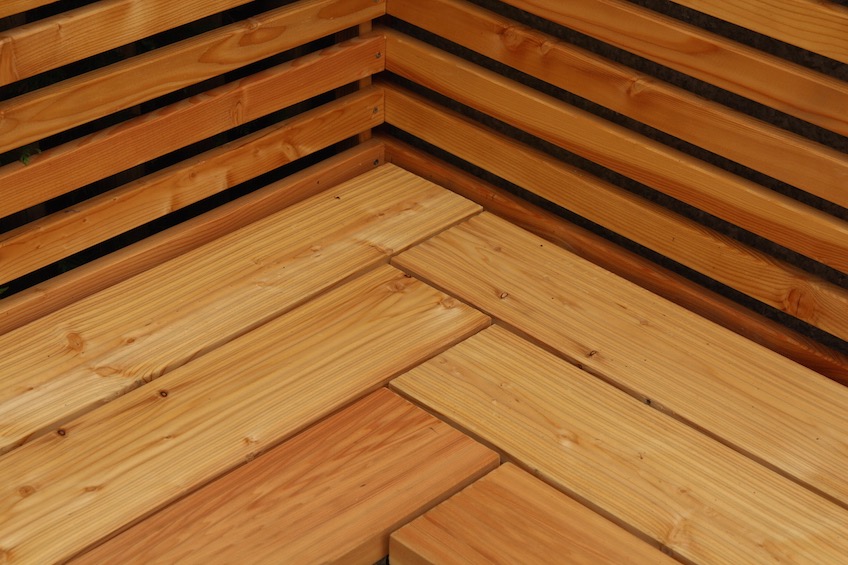 Sitzauflage aus &ouml;sterreichischer Gebirgsl&auml;rche mit Wellness-Profil. (M&uuml;nchen)